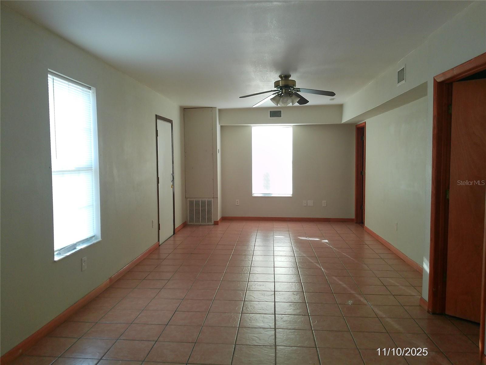 ACREAGE & UNREC - Residential Lease