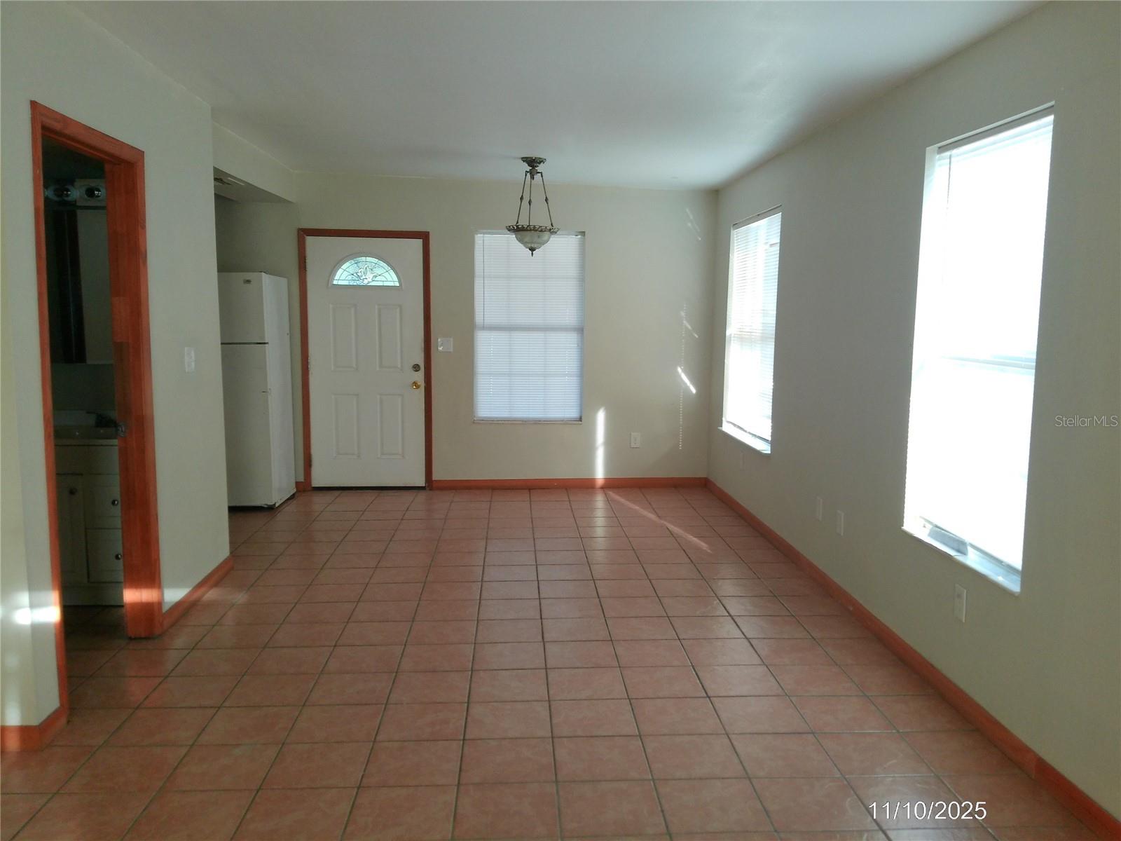 ACREAGE & UNREC - Residential Lease