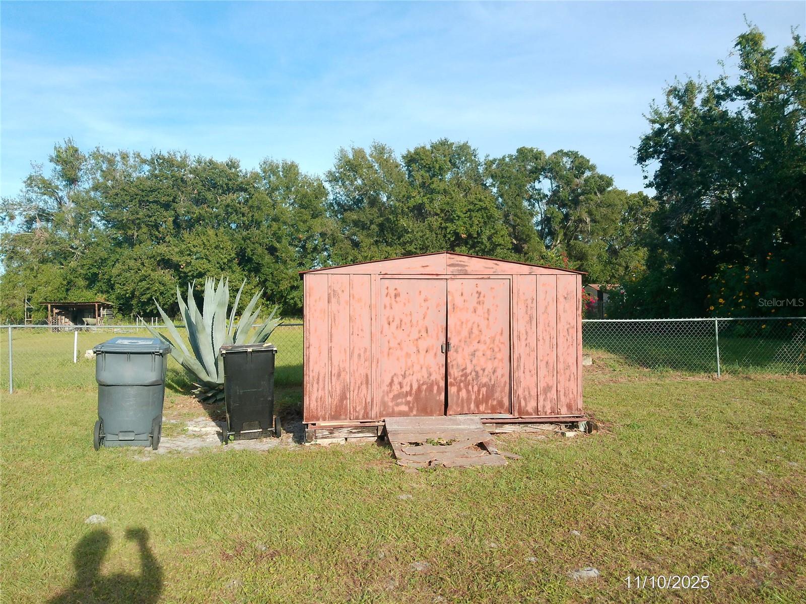 ACREAGE & UNREC - Residential Lease