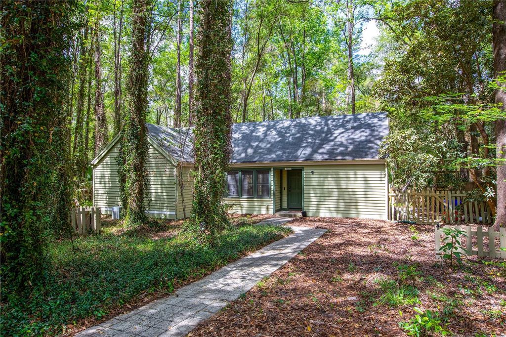 Photo of 5208 SW 86th Terrace, Gainesville, FL 32608 (MLS # GC540598)