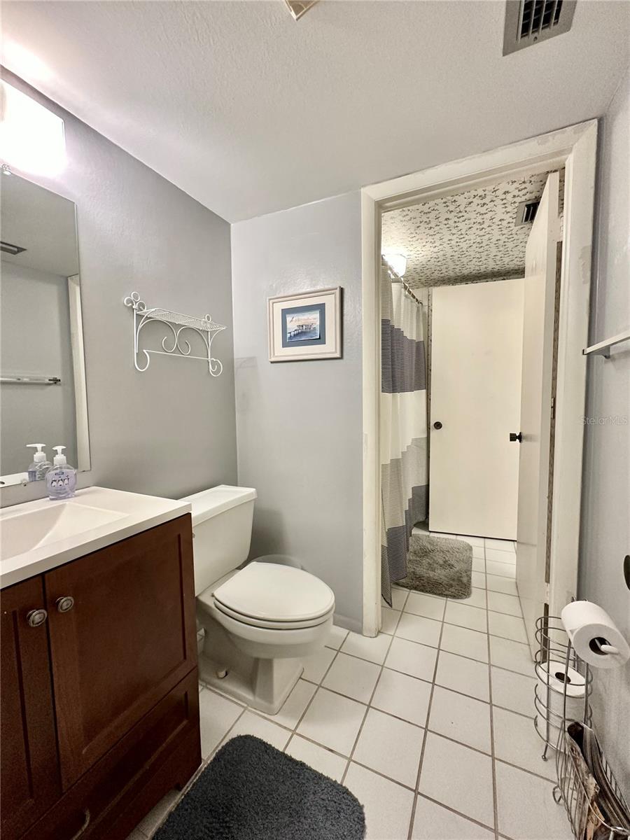 LIVE OAK VILLAGE CONDOS - Residential