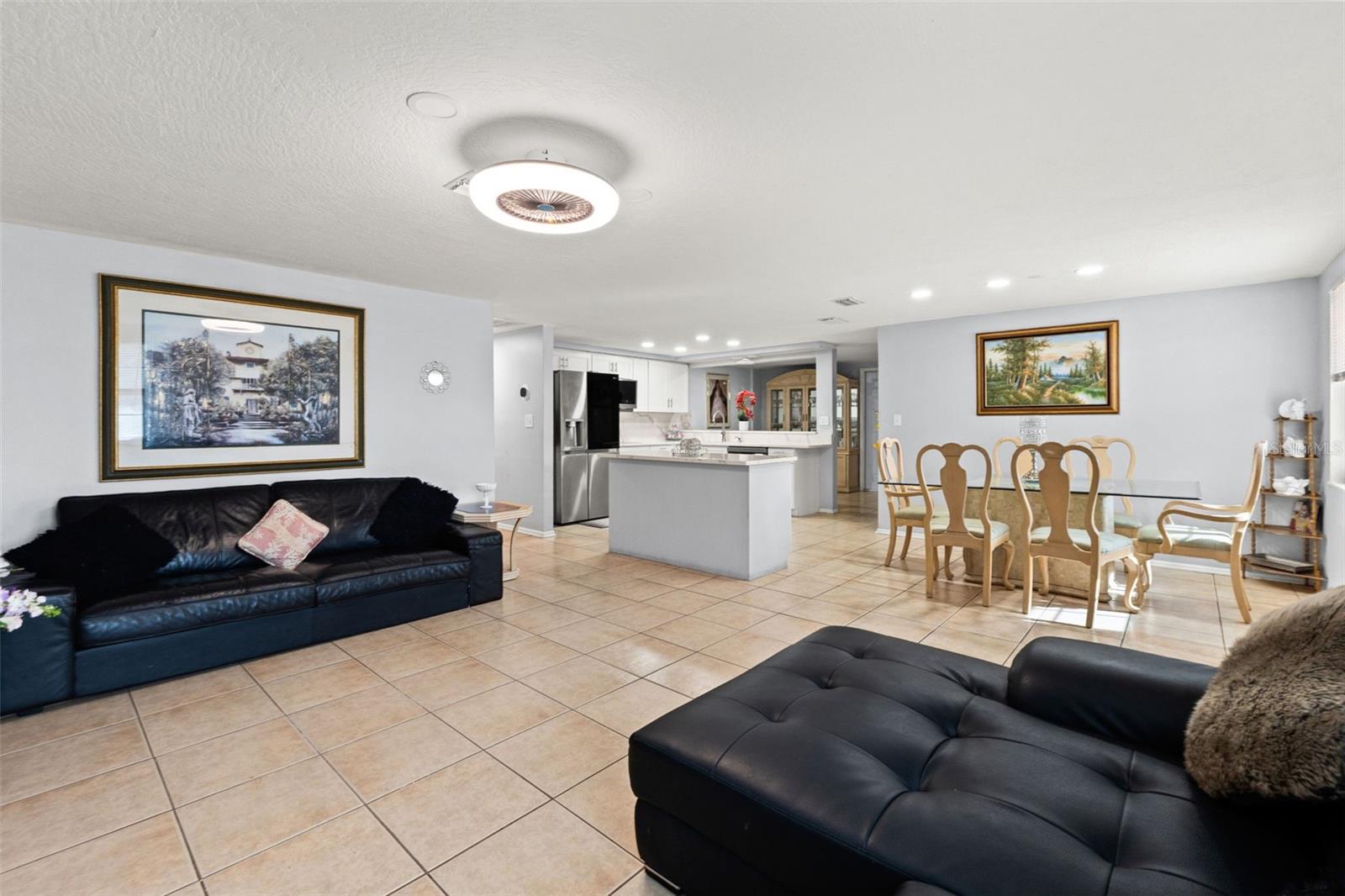 ALOHA GARDENS - Residential