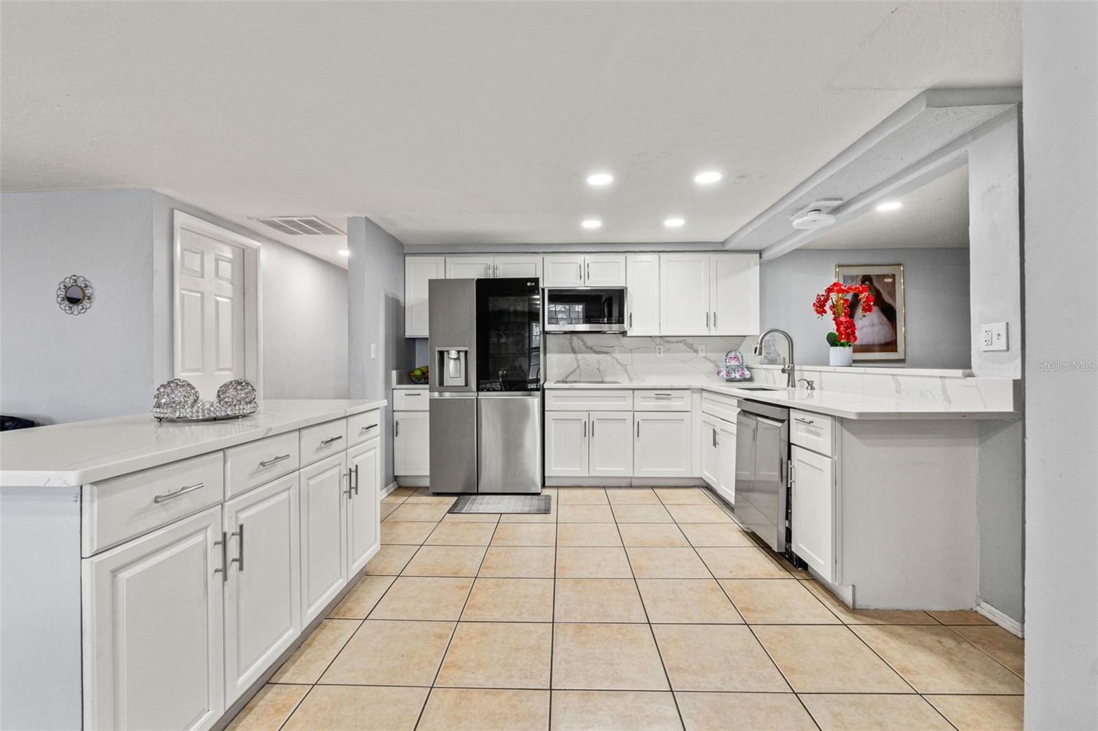 ALOHA GARDENS - Residential