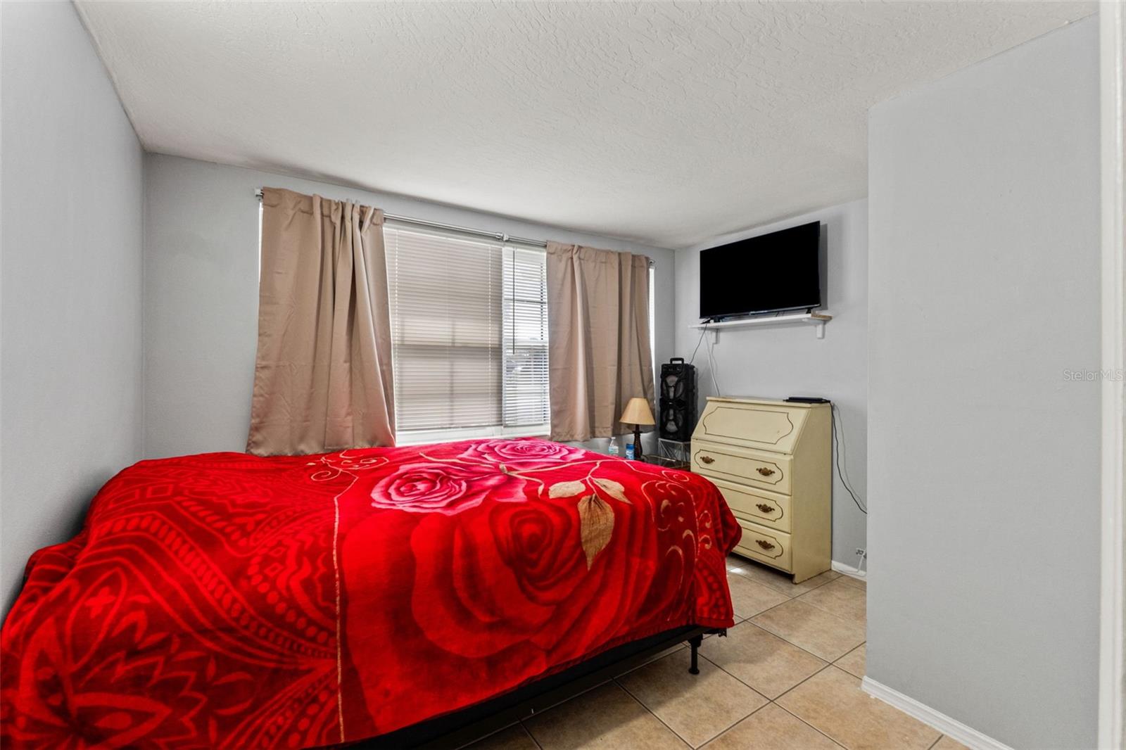 ALOHA GARDENS - Residential