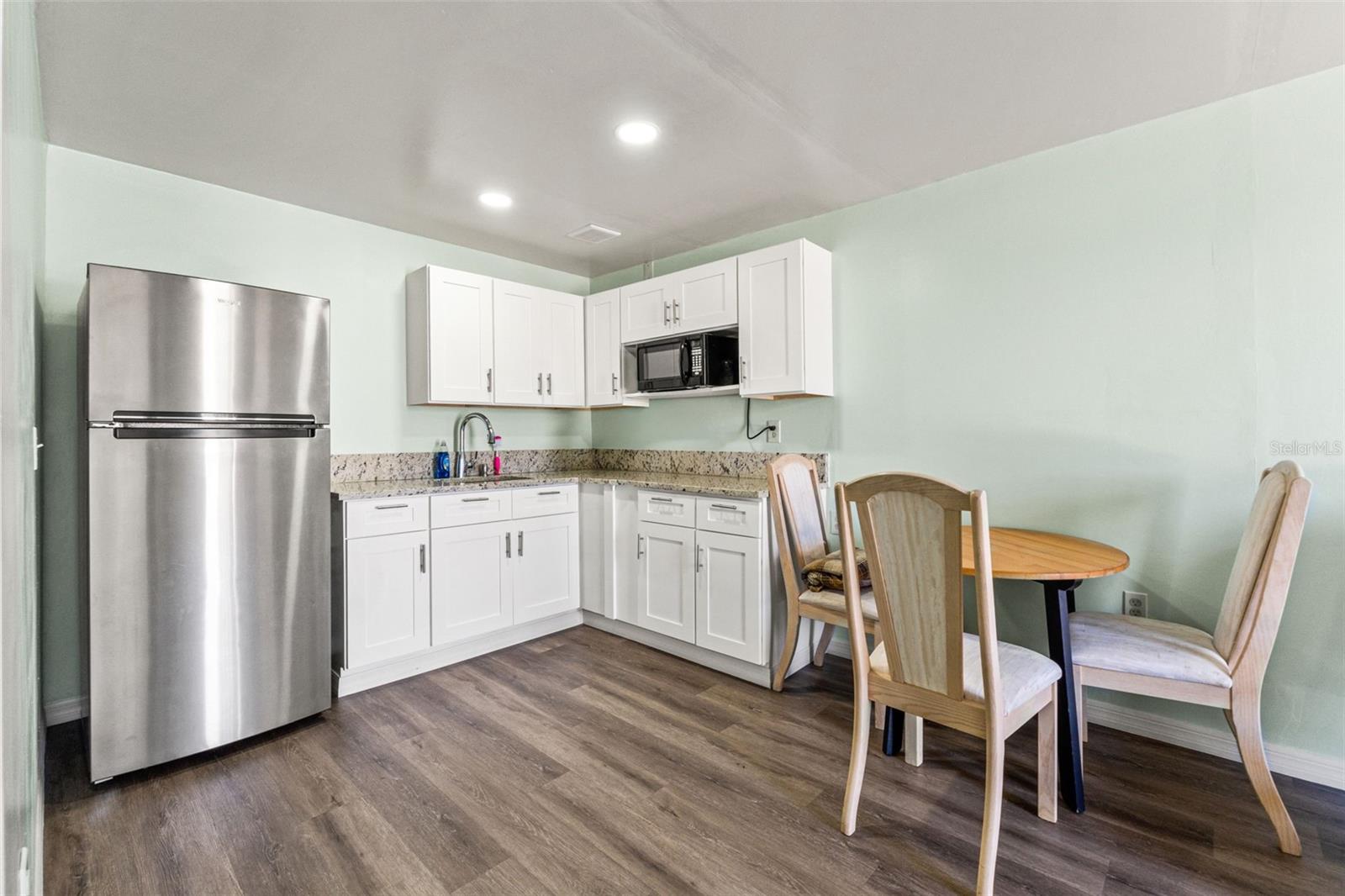 ALOHA GARDENS - Residential