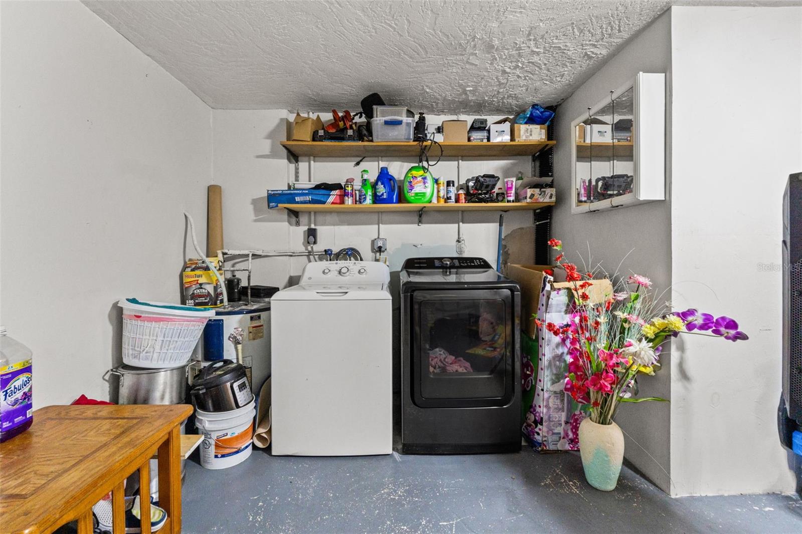 ALOHA GARDENS - Residential