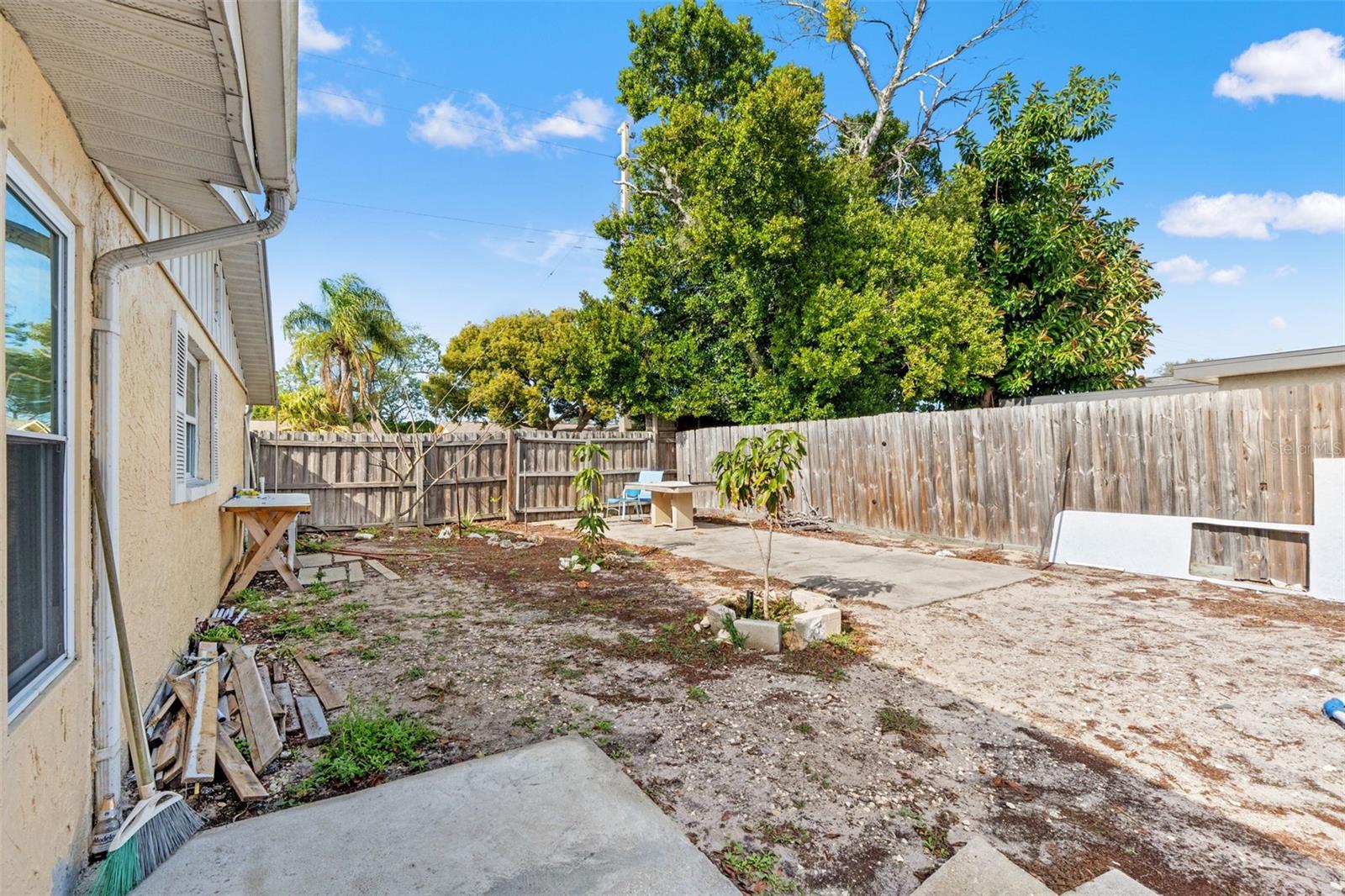 ALOHA GARDENS - Residential