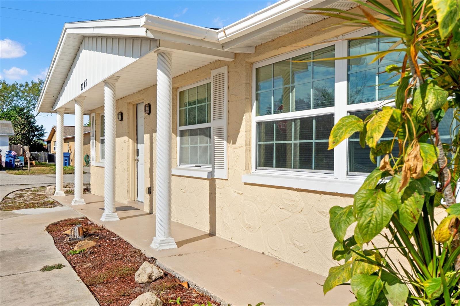 ALOHA GARDENS - Residential