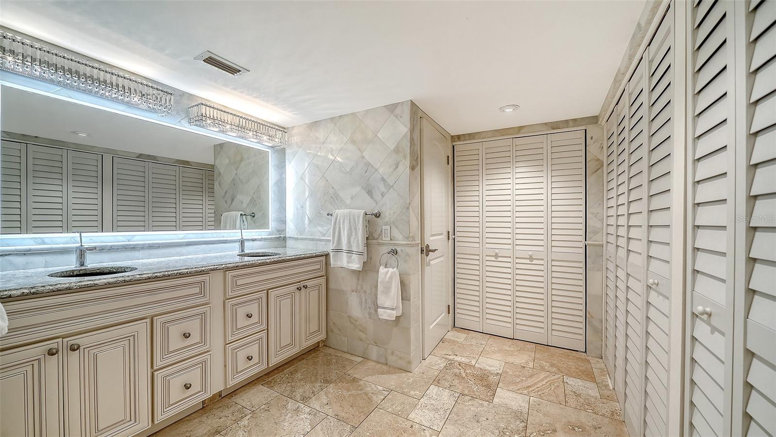 SEAPLACE I - Residential