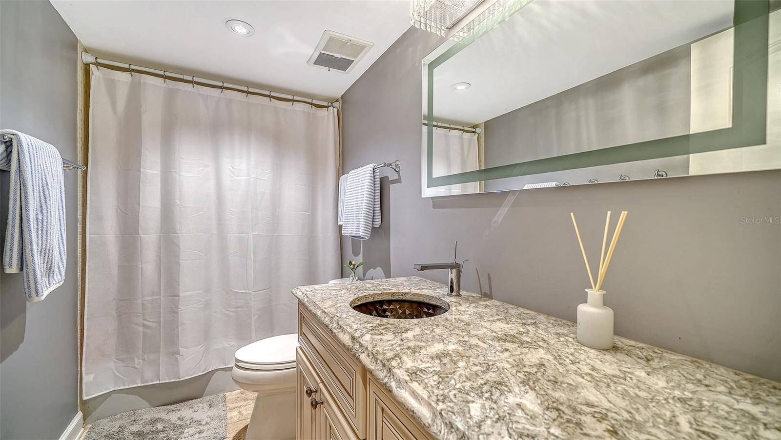 SEAPLACE I - Residential