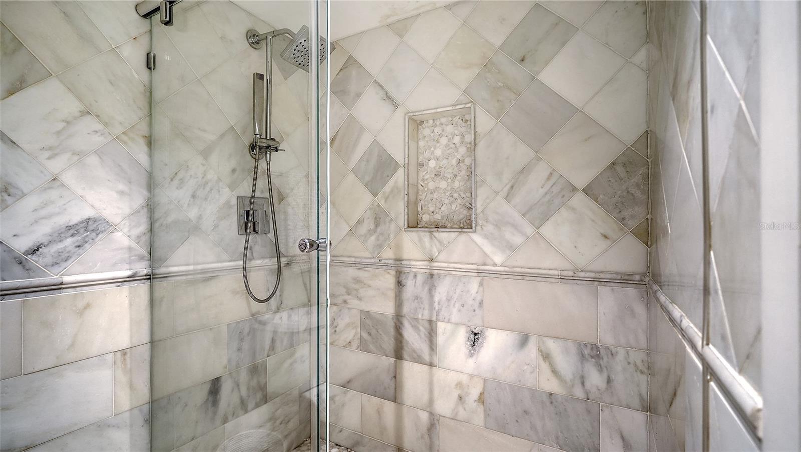 SEAPLACE I - Residential