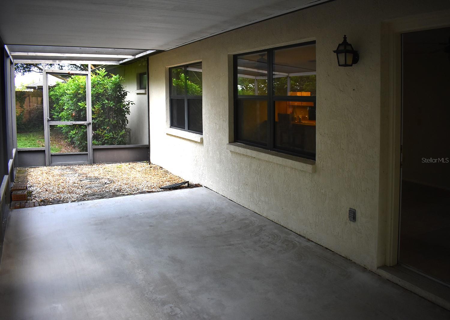 HOURGLASS LAKE ESTATES - Residential Lease