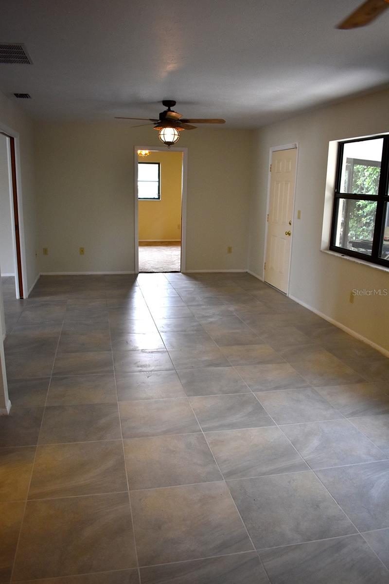 HOURGLASS LAKE ESTATES - Residential Lease