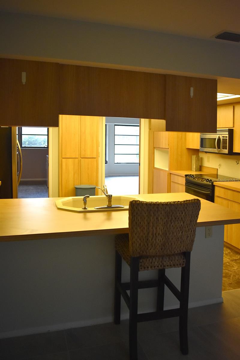 HOURGLASS LAKE ESTATES - Residential Lease