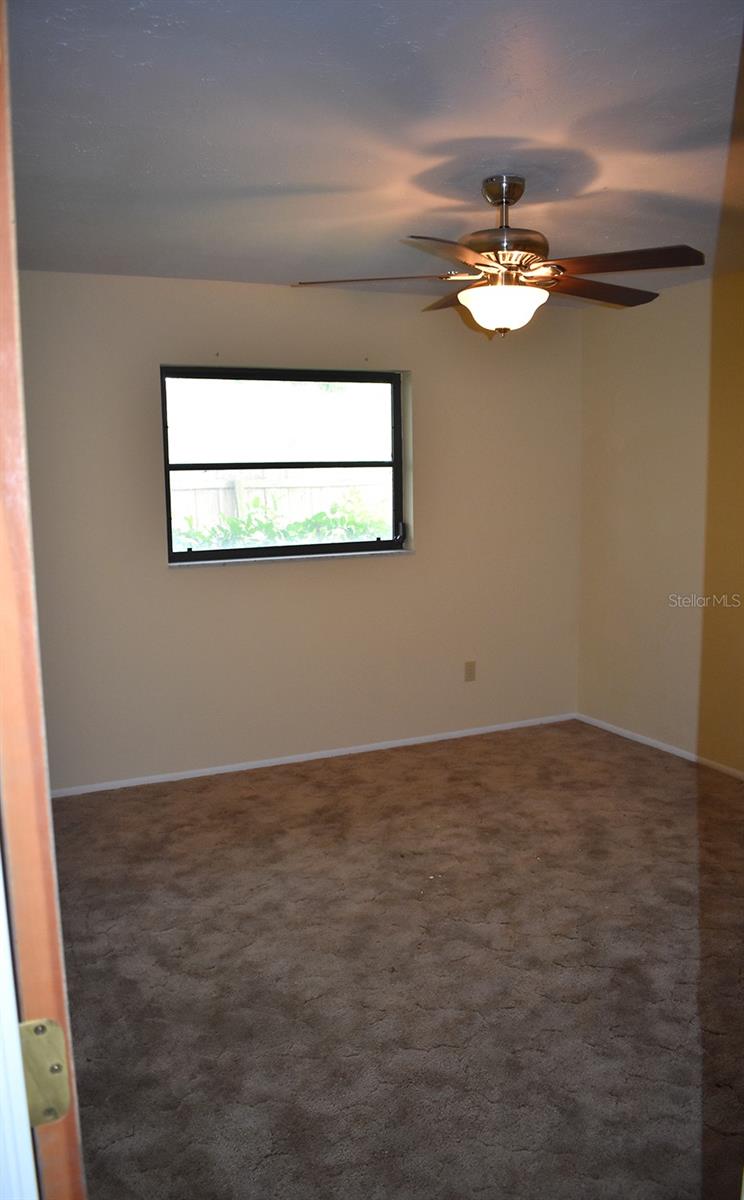 HOURGLASS LAKE ESTATES - Residential Lease