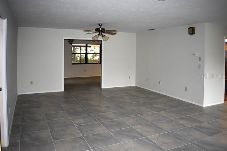 HOURGLASS LAKE ESTATES - Residential Lease