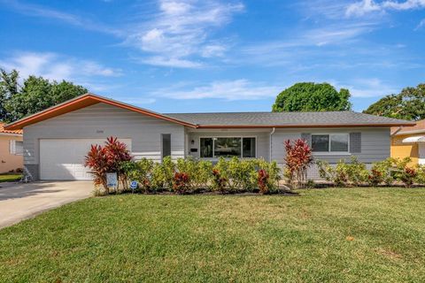 Photo of 2098 35th Street N, St Petersburg, FL 33713 (MLS # TB8438680)