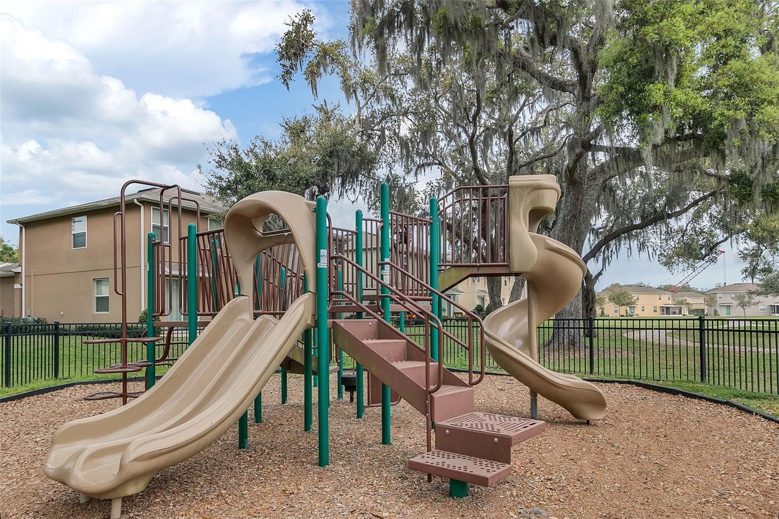 VILLAS AT TUCKER OAKS - Residential Lease