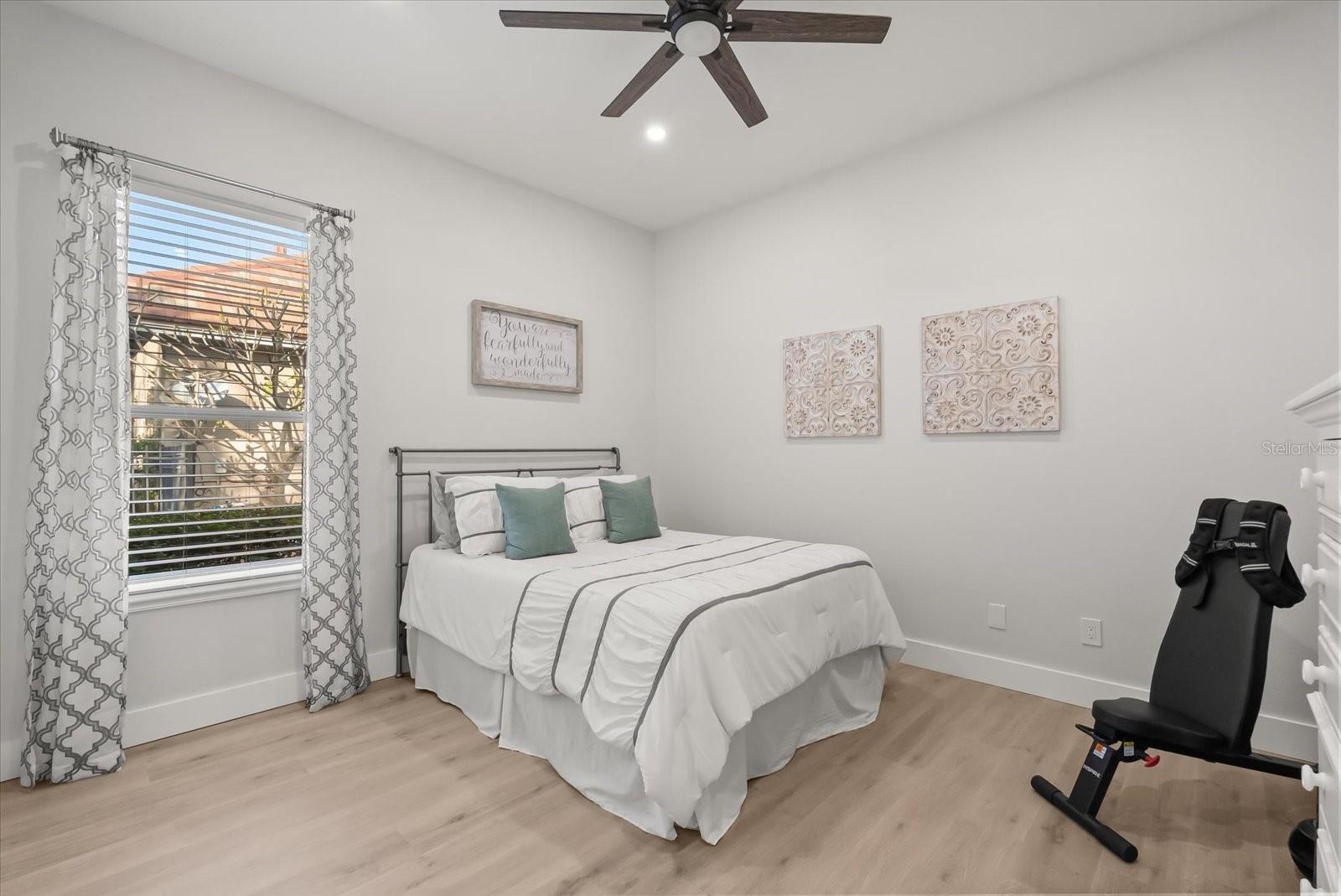 KENSINGTON PARK - Residential