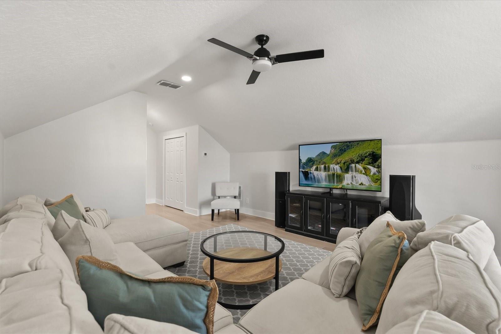 KENSINGTON PARK - Residential