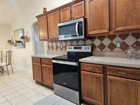 Tiny photo for 34224 Shadewood Circle, Leesburg, FL 34788 (MLS # V4949786)
