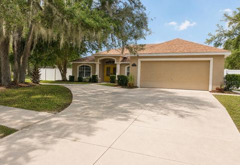 Photo of 34224 Shadewood Circle, Leesburg, FL 34788 (MLS # V4949786)