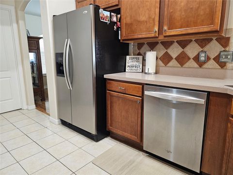 Tiny photo for 34224 Shadewood Circle, Leesburg, FL 34788 (MLS # V4949786)