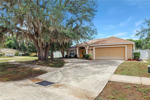 Tiny photo for 34224 Shadewood Circle, Leesburg, FL 34788 (MLS # V4949786)