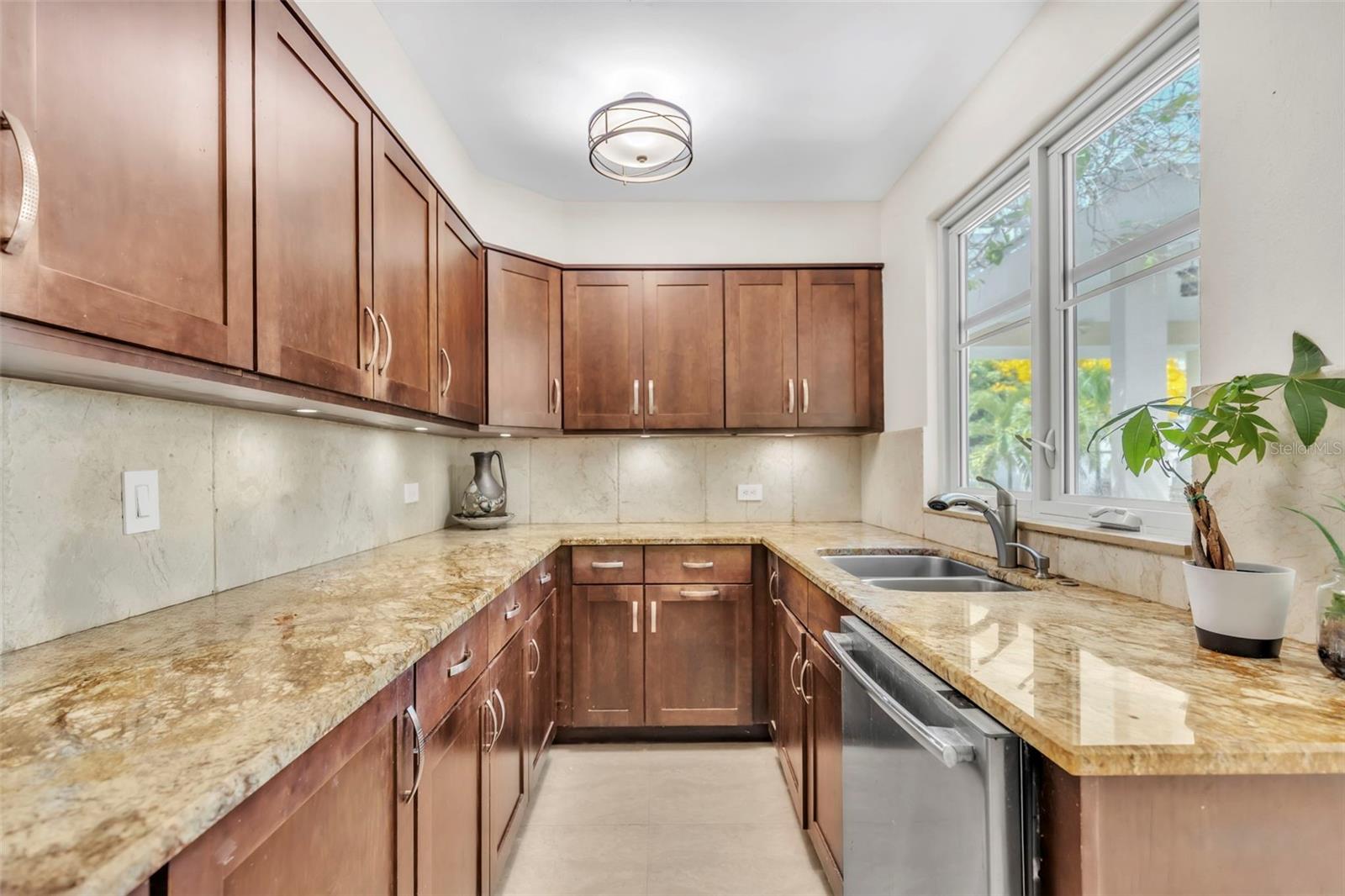 PALMAS PLANTATION - Residential Lease