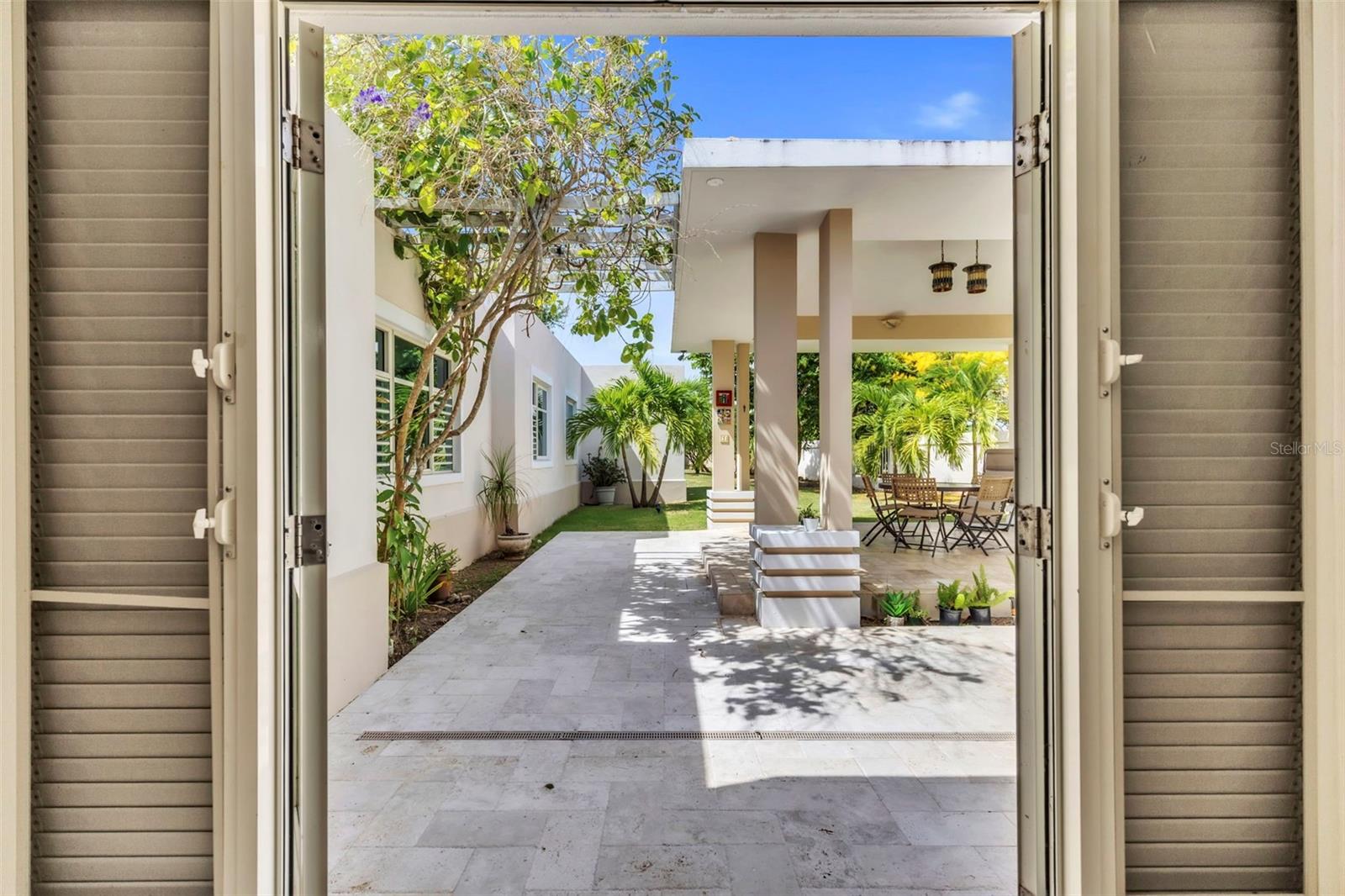 PALMAS PLANTATION - Residential Lease