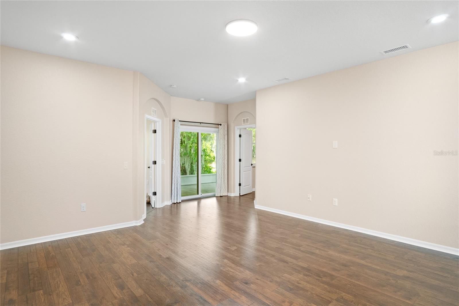 HALLAM PRESERVE EAST - Residential
