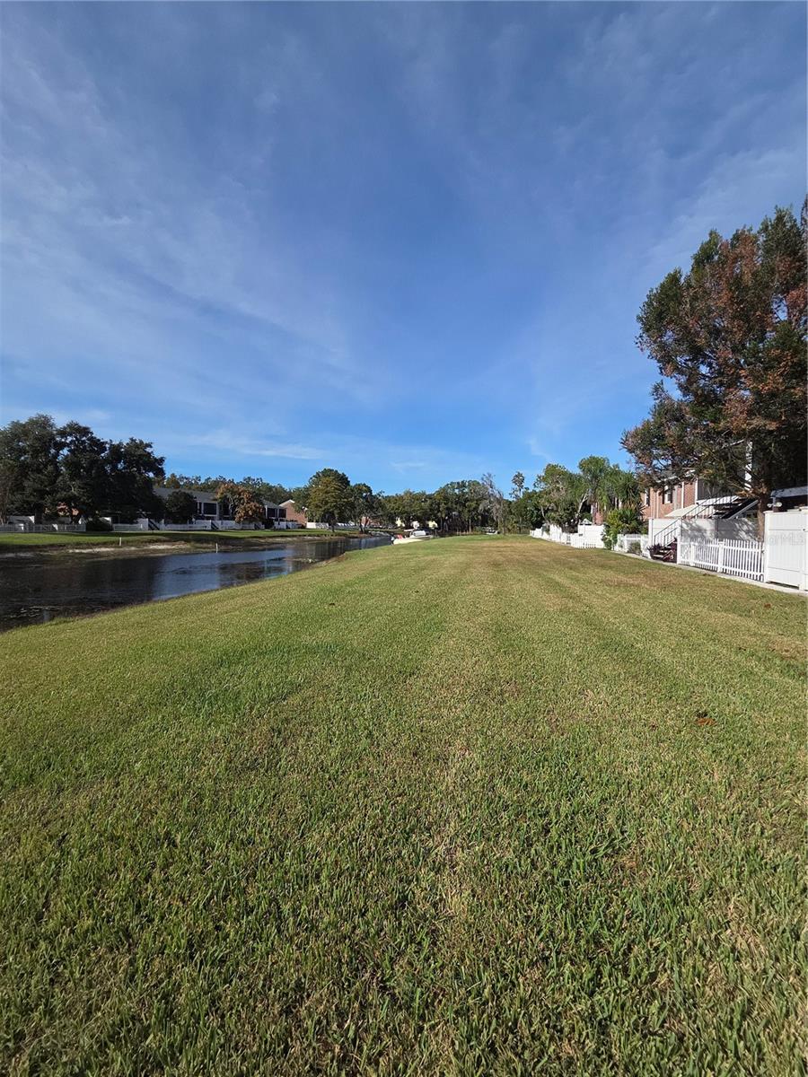 WHISPERING OAKS - Residential