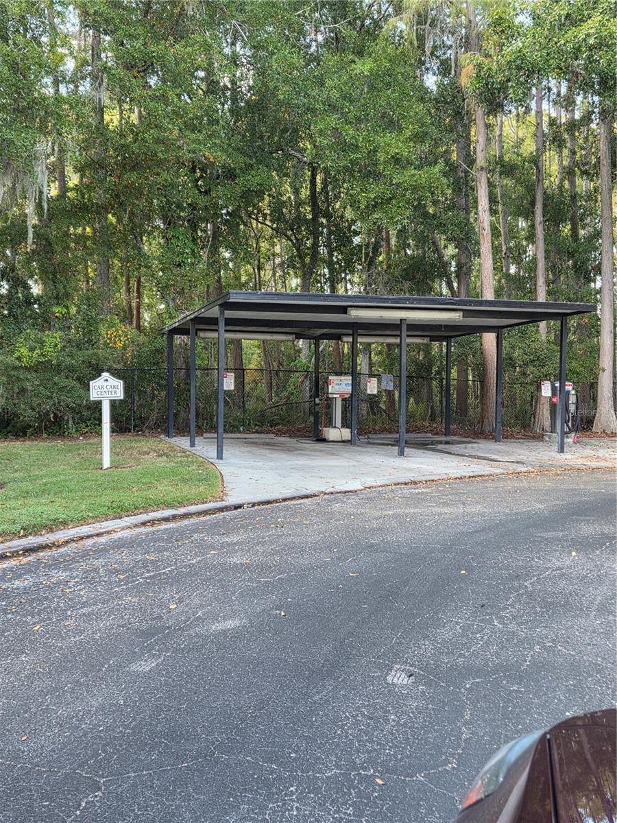 WHISPERING OAKS - Residential