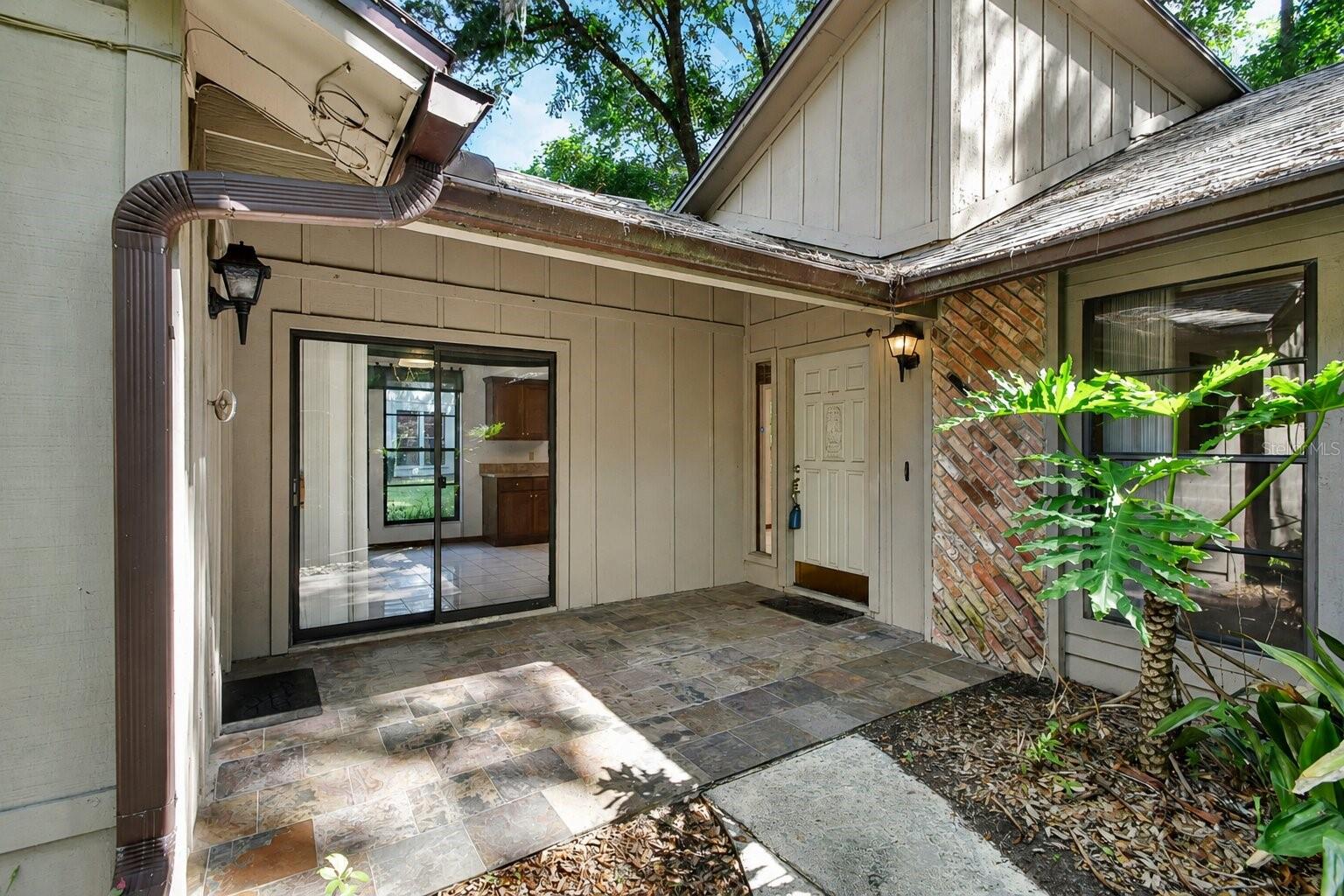 28 RAMBLEWOOD TRAIL