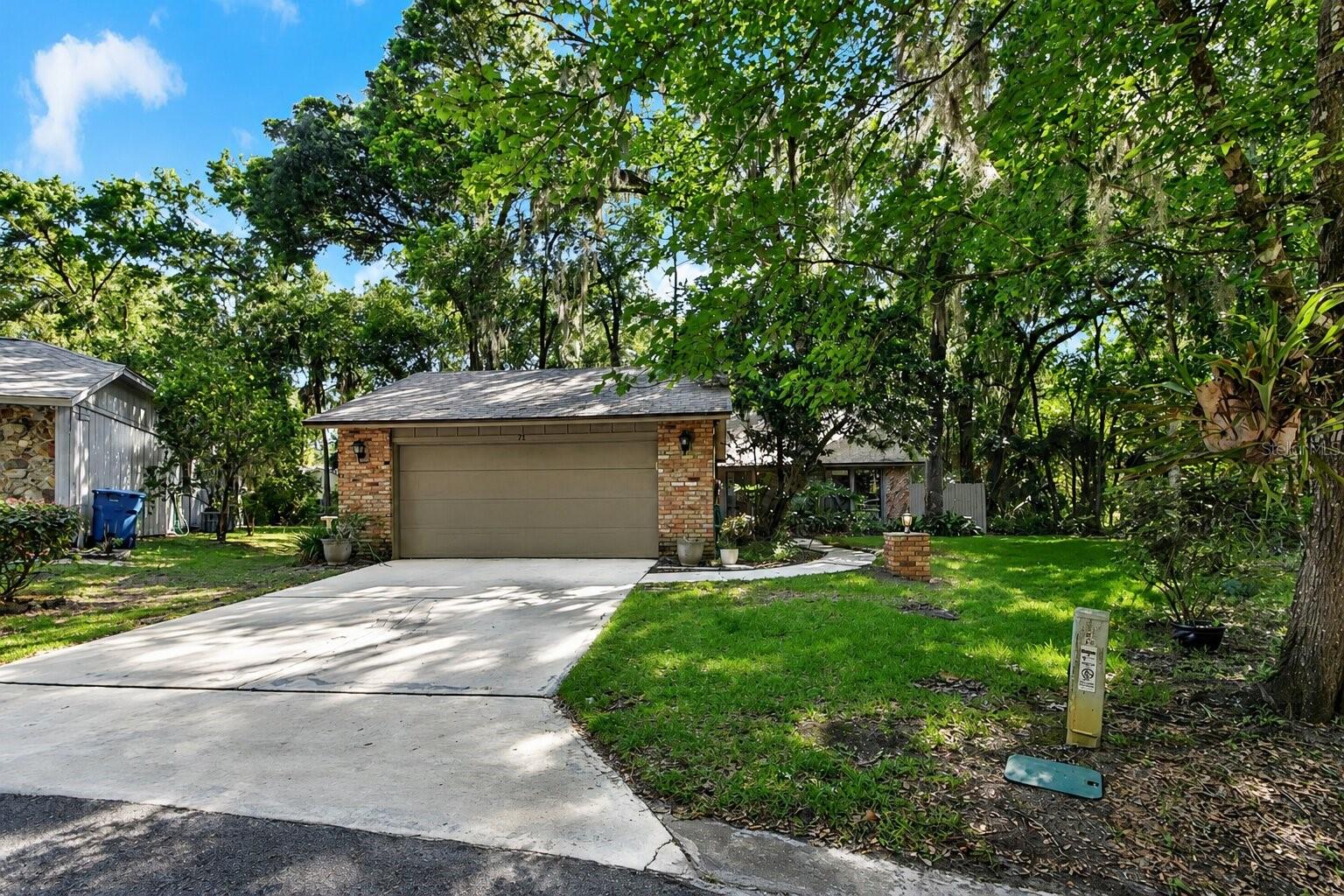 28 RAMBLEWOOD TRAIL