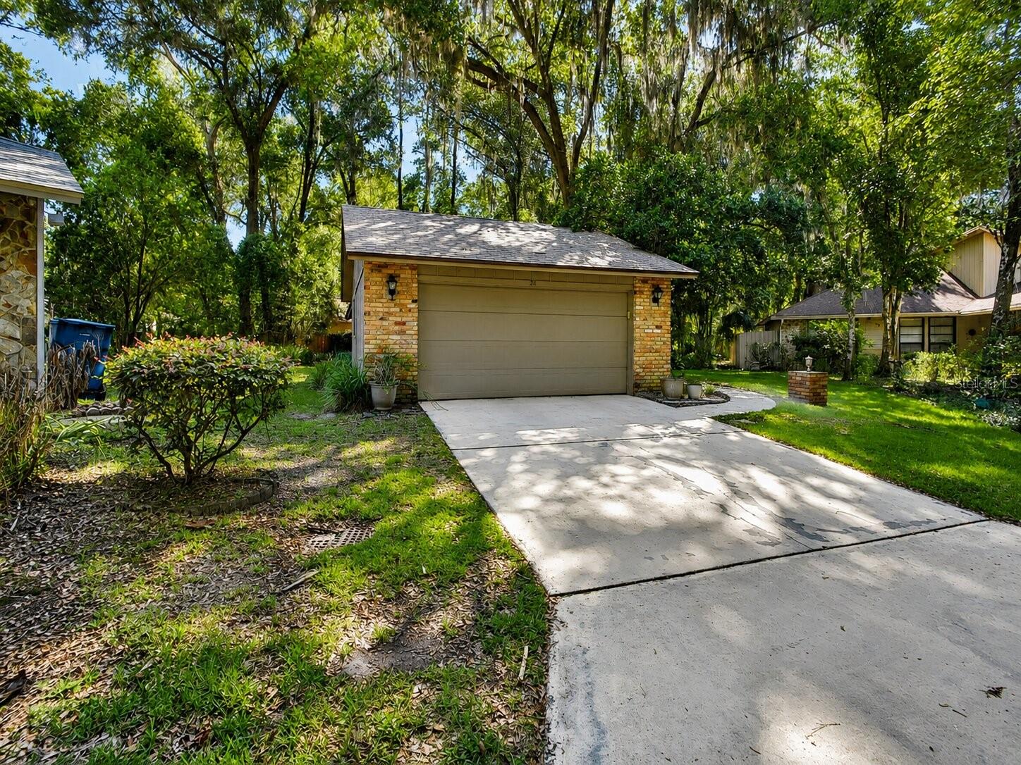 28 RAMBLEWOOD TRAIL