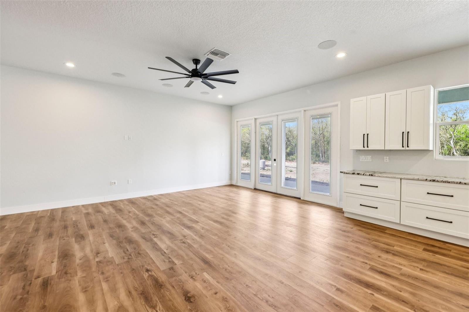 1623 MAGNOLIA AVENUE