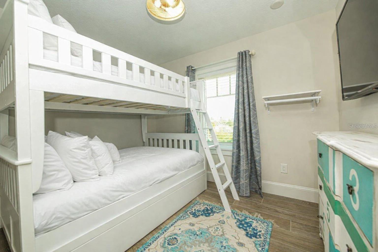 SARASOTA BEACH - Residential