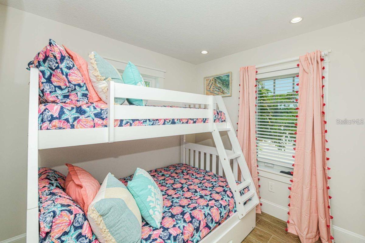 SARASOTA BEACH - Residential