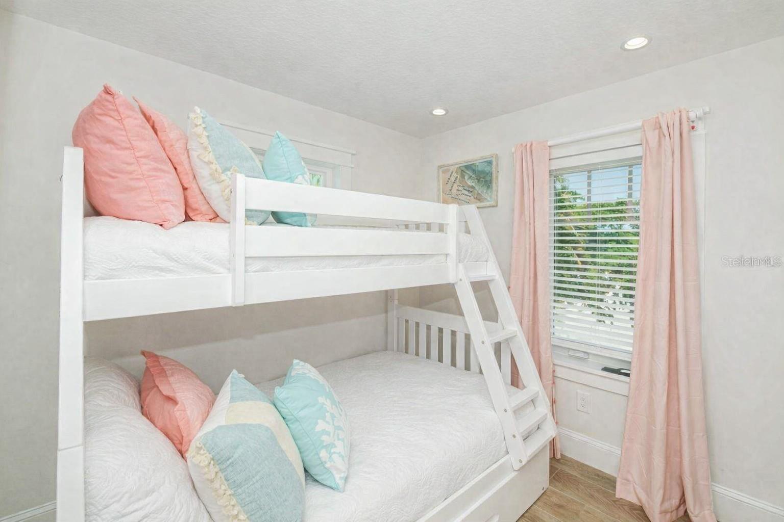 SARASOTA BEACH - Residential