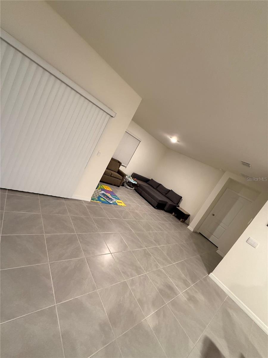 DELTONA LAKES UNIT 59 - Residential Lease