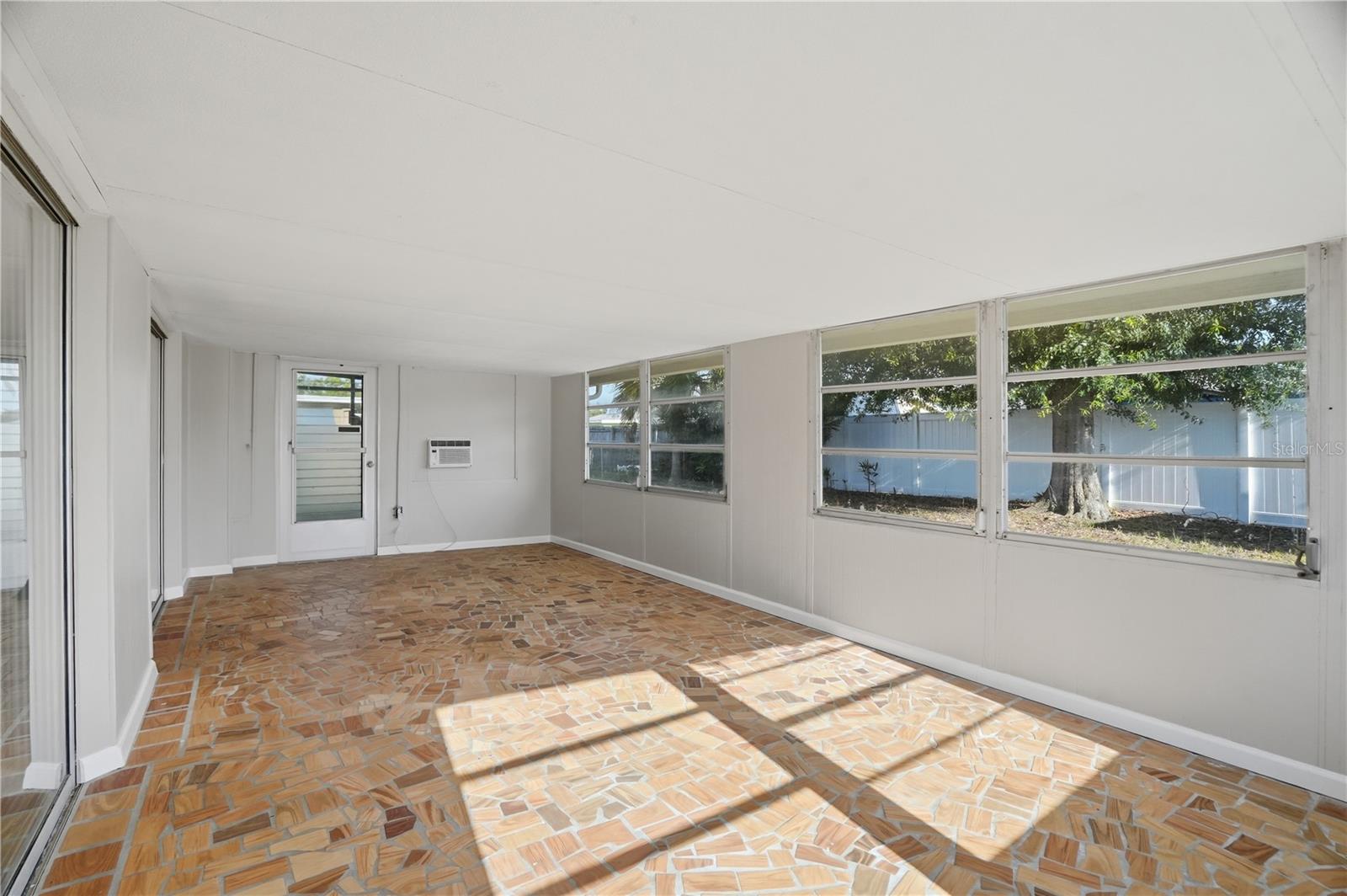 HOLIDAY LAKE ESTATES - Residential
