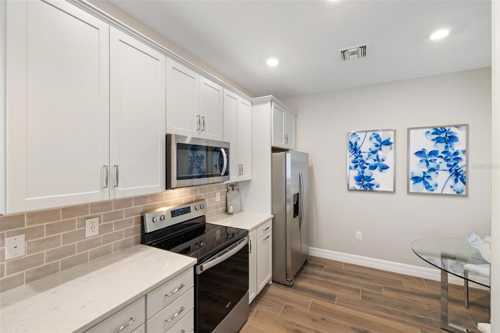 ISLANDWALK/THE WEST VLGS PH 6 - Residential
