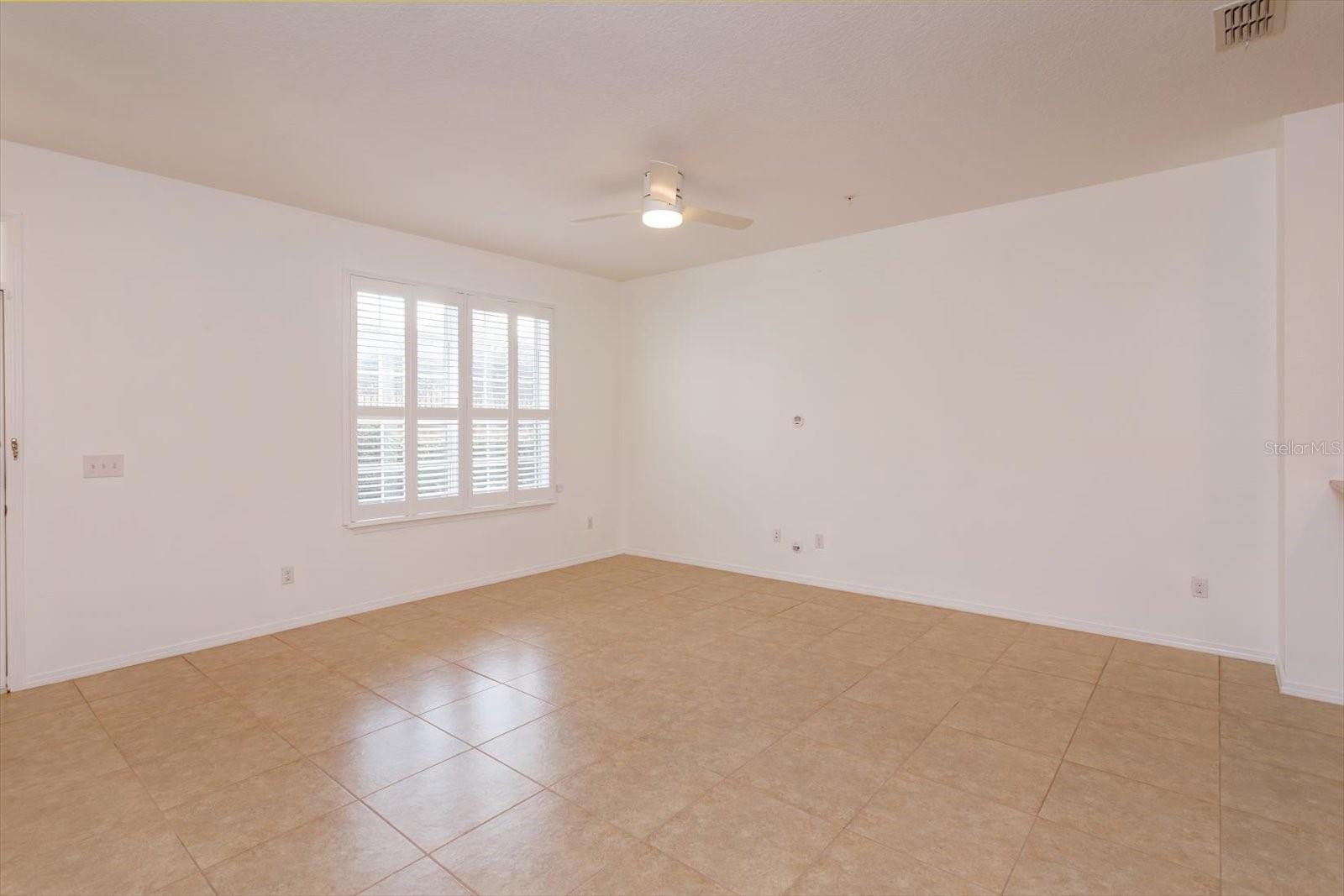 SUTTON PLACE TOWNHOMES A REPLAT - Residential