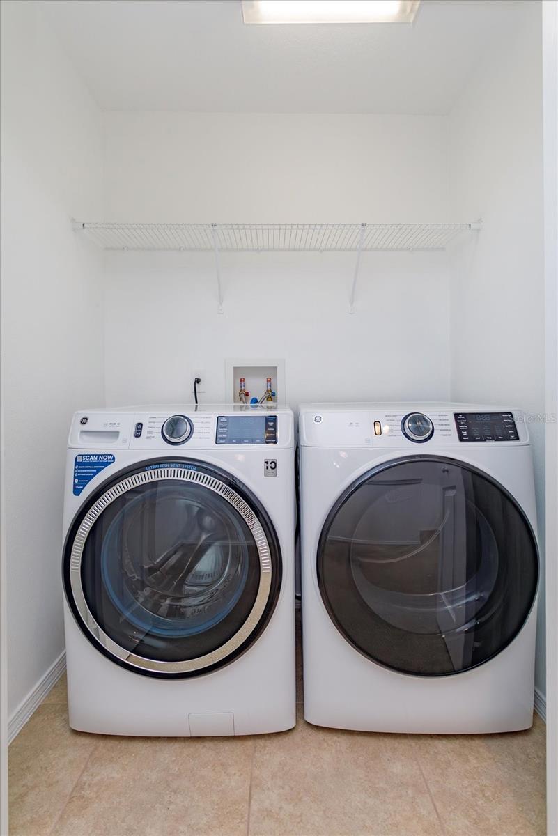 SUTTON PLACE TOWNHOMES A REPLAT - Residential