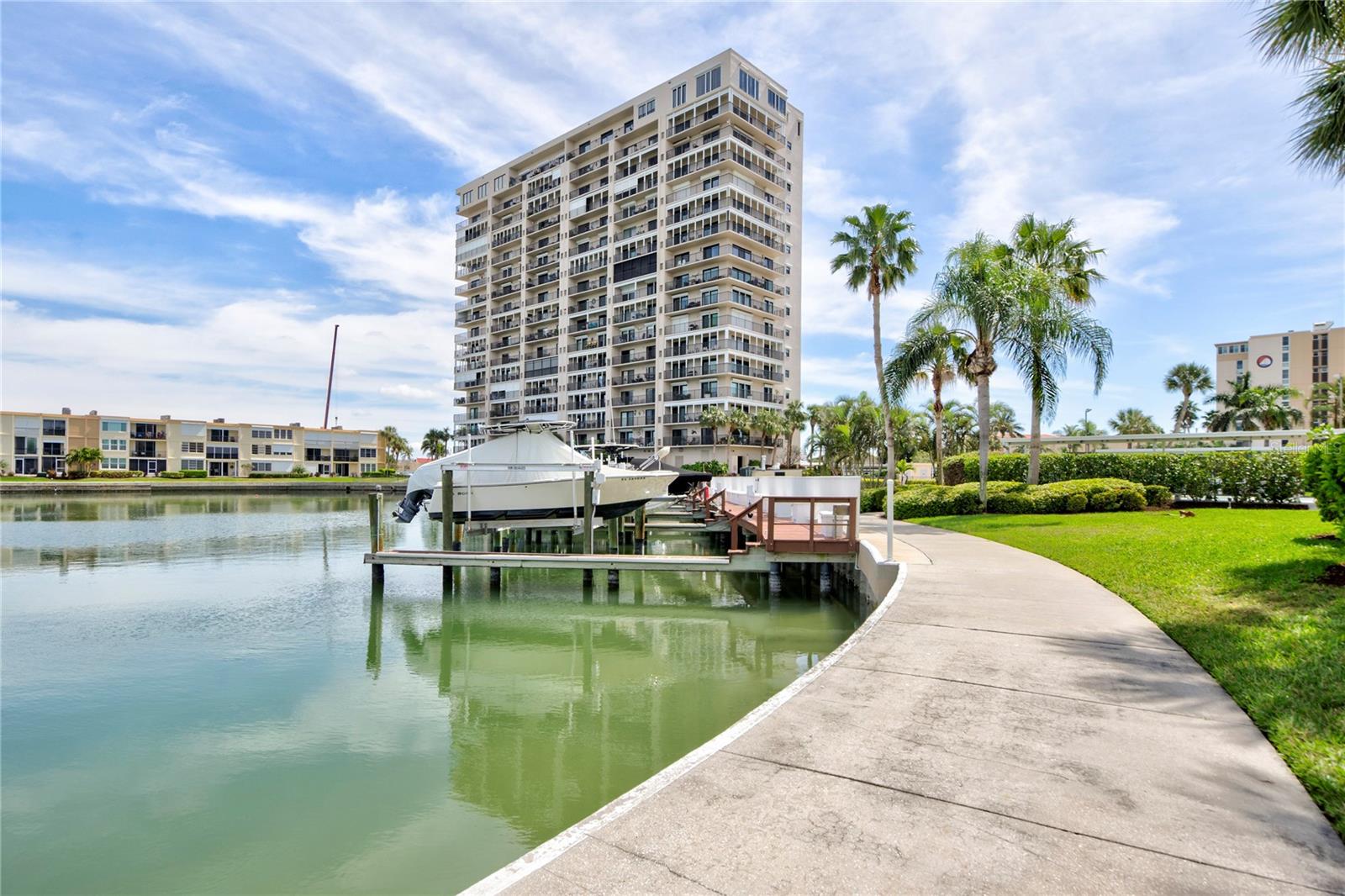 7600 SUN ISLAND DRIVE S 804