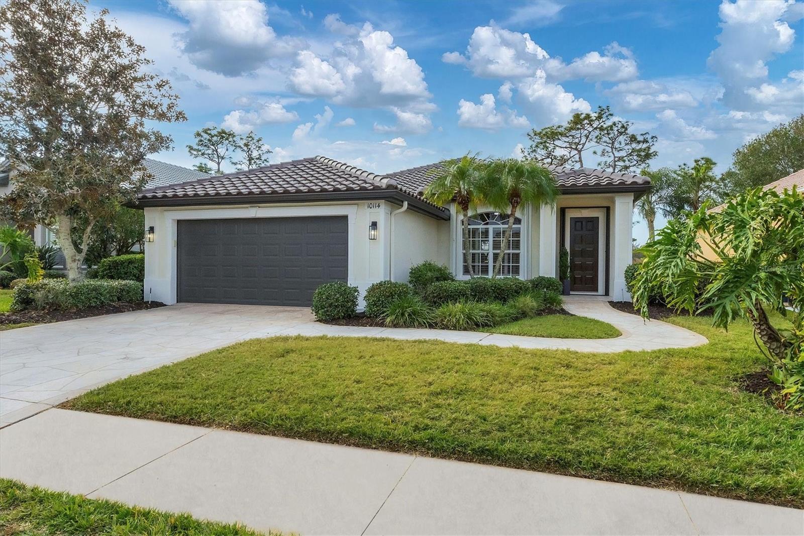 10114 GLENMORE AVENUE