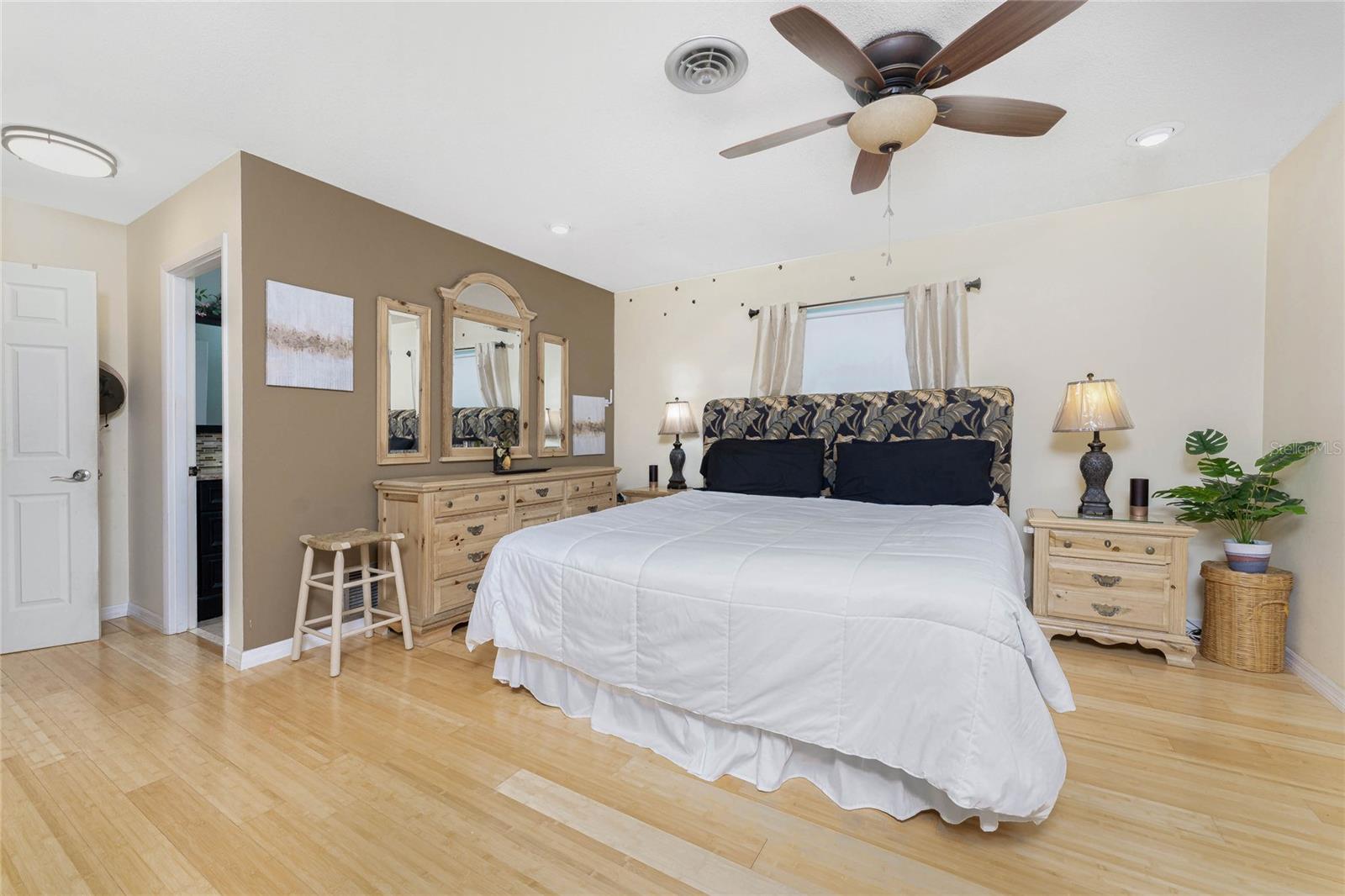 BAY VISTA BLVD - Residential