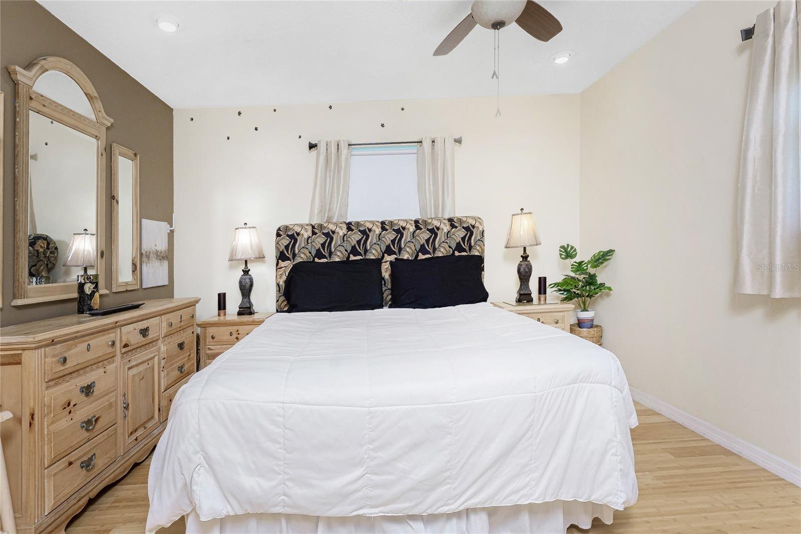 BAY VISTA BLVD - Residential