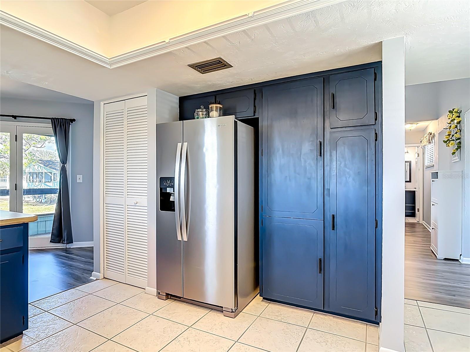 SANDPIPER LAKE AT PELICAN BAY CONDO PH 02-05 - Residential